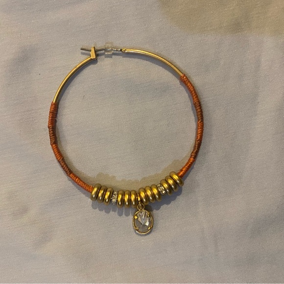 Juicy Couture Wanderlust Thread
Wrap Hoop Earrings - NWT - Picture 3 of 4